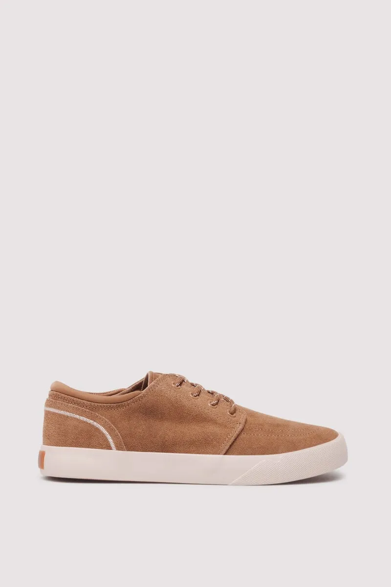 Casual leather sneaker