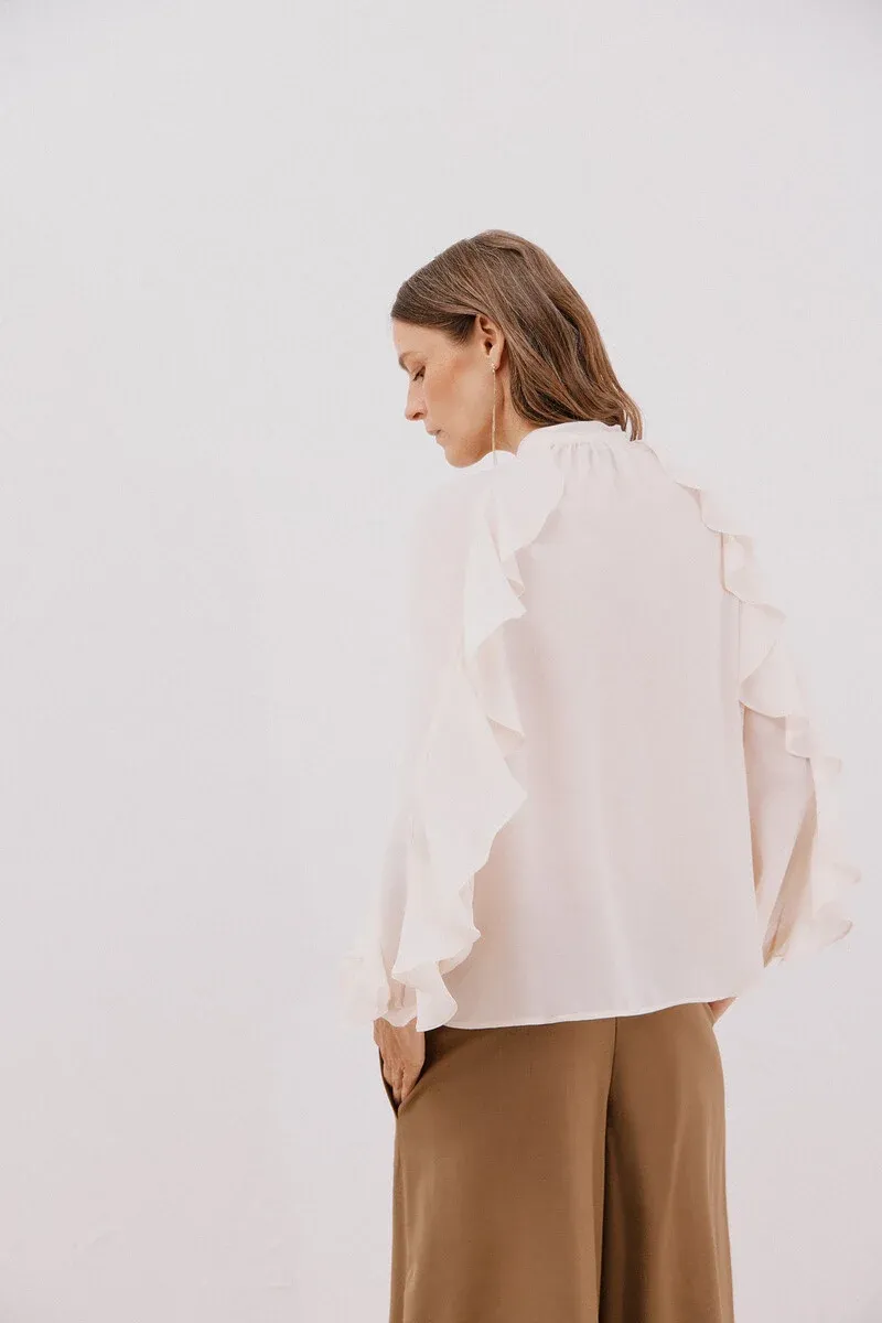 Front ruffle blouse