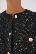 Short jacket with buttons
