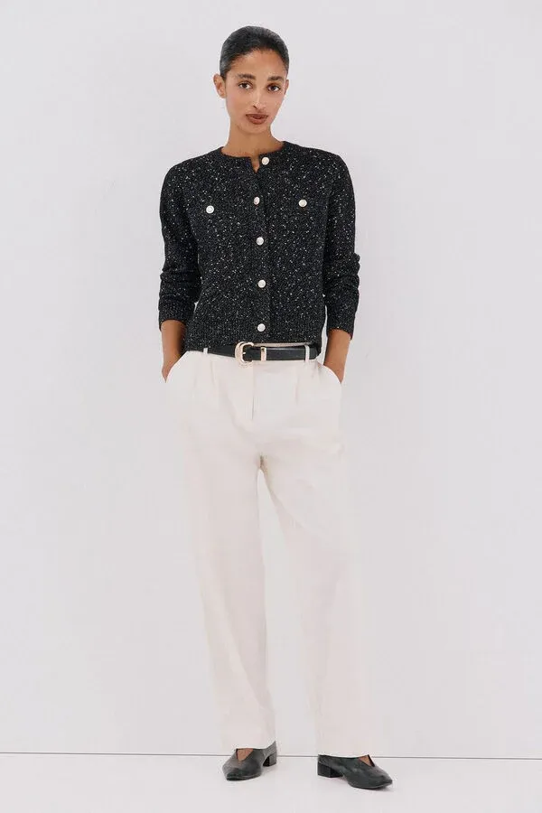 Short jacket with buttons