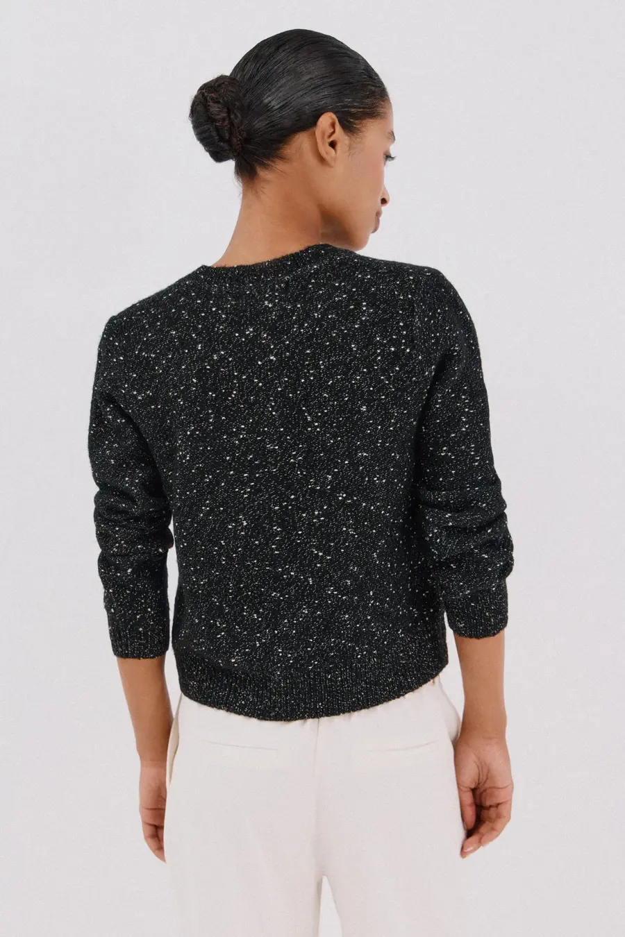 Short jacket with buttons