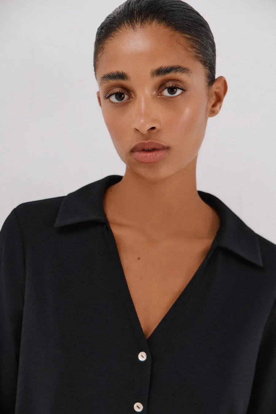 Elastic buttons shirt