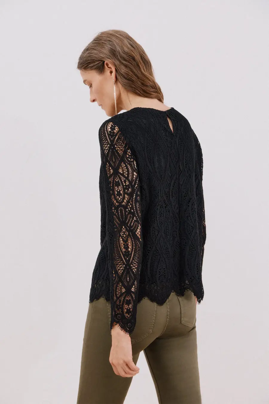 Top guipur manga larga