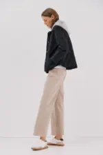 Short anorak hooded sweatshirt