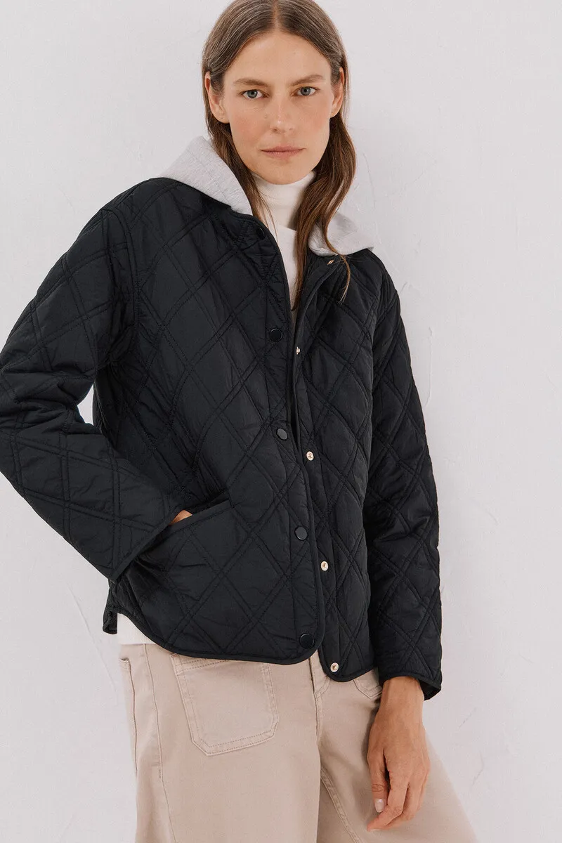 Short anorak hooded sweatshirt