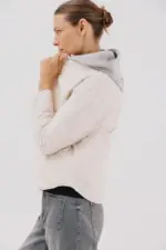 Short anorak hooded sweatshirt