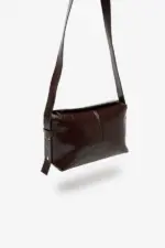 Shoulder pocket cuts