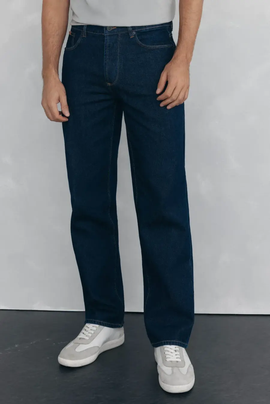 Straight-fit jeans