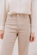Buttons pants