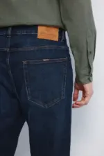 Dark wash straight fit jeans