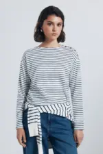 Striped T-shirt with shoulder buttons