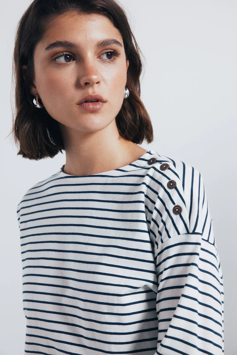 Striped T-shirt with shoulder buttons