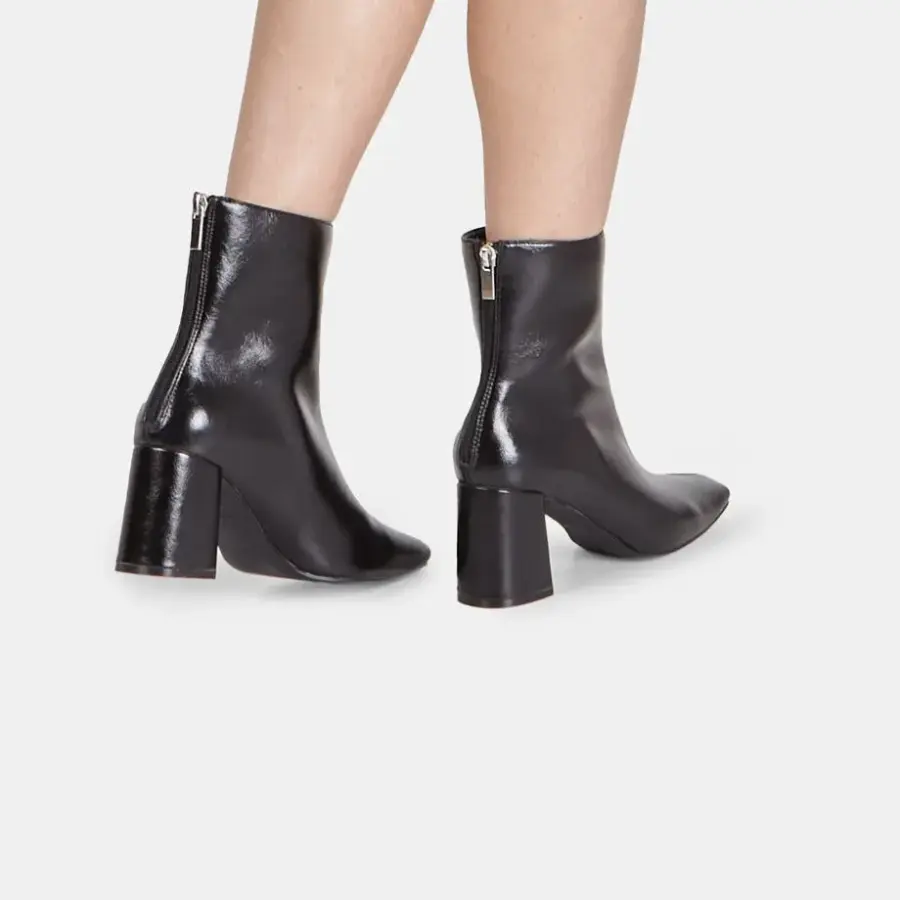 Women's ankle boot with heel and zip Bata