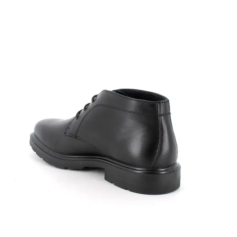 Midcut shoes for men