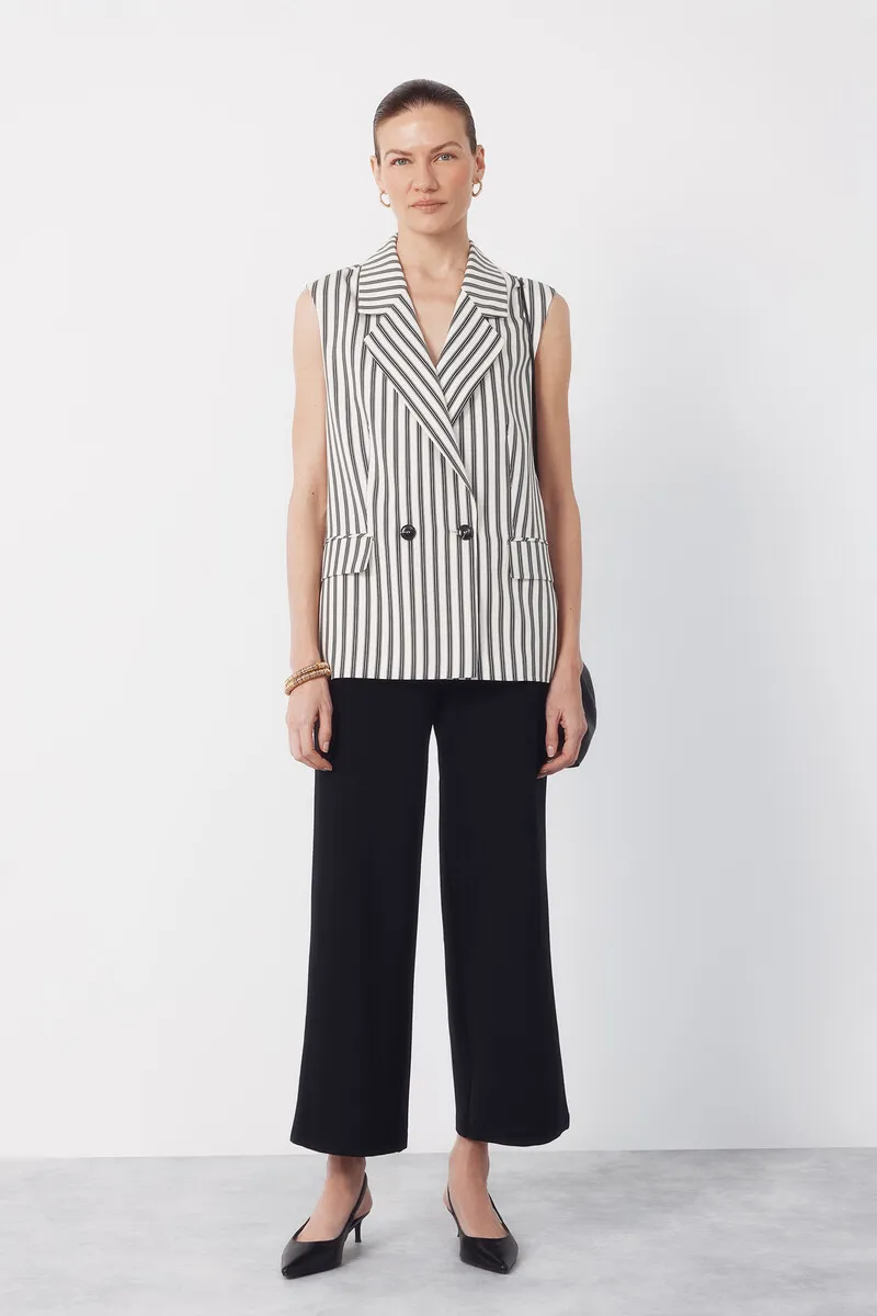 Wide knit trousers