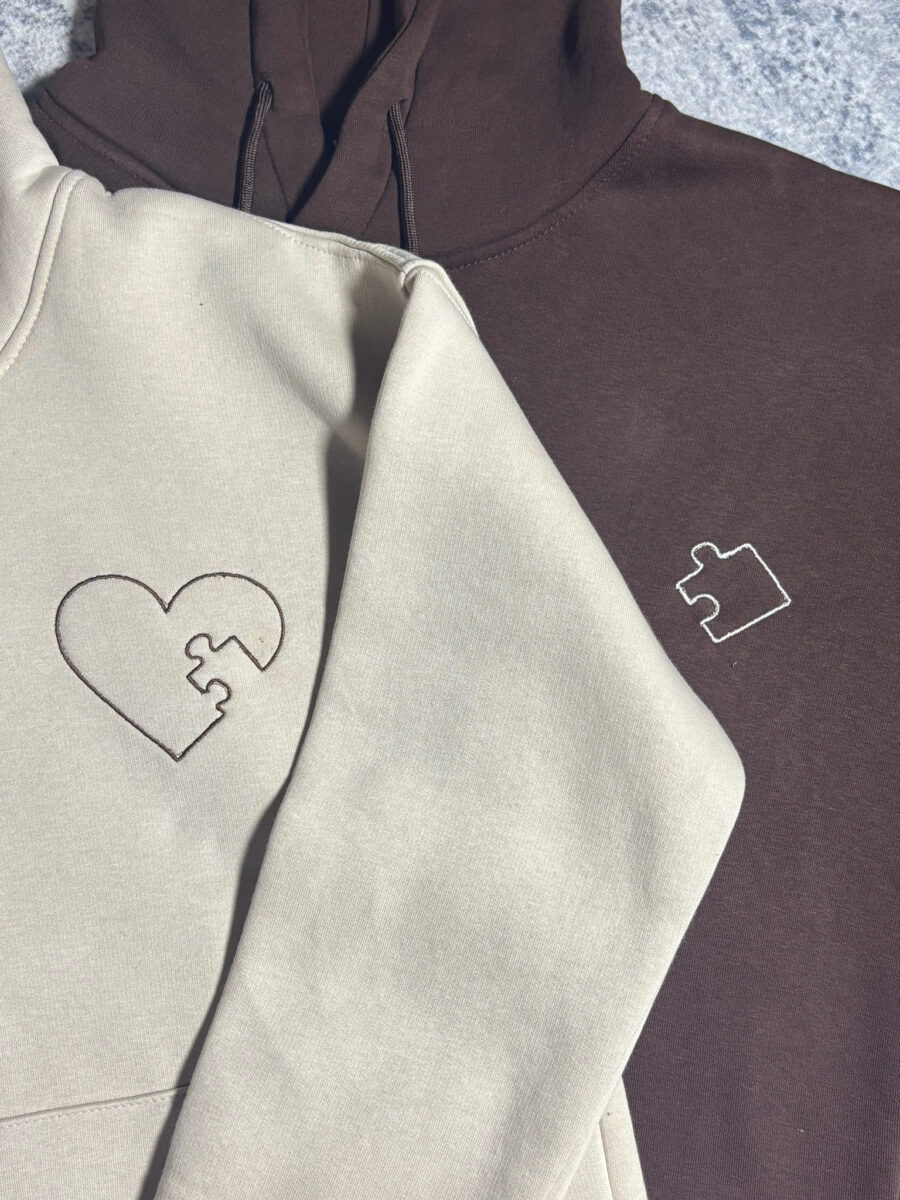 هودي مطرز كبلز