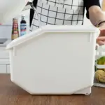 تبروية مونة + غطاء بلاستيك مع عجال