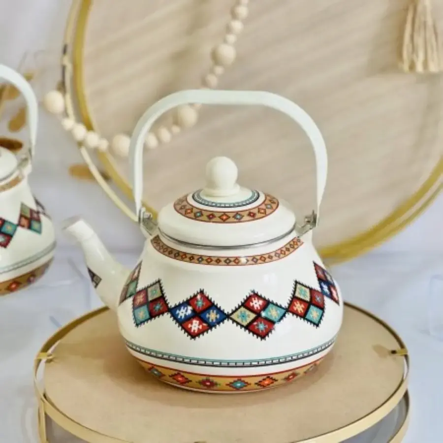 ابريق شاي توتيا ابيض مزخرف