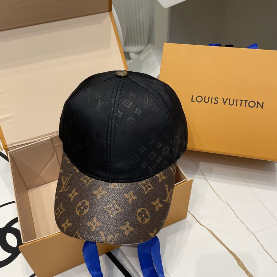 طاقية لويڤيتون LV