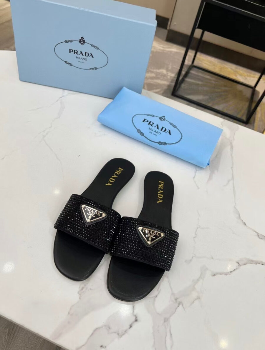 حفاي برادا PRADA