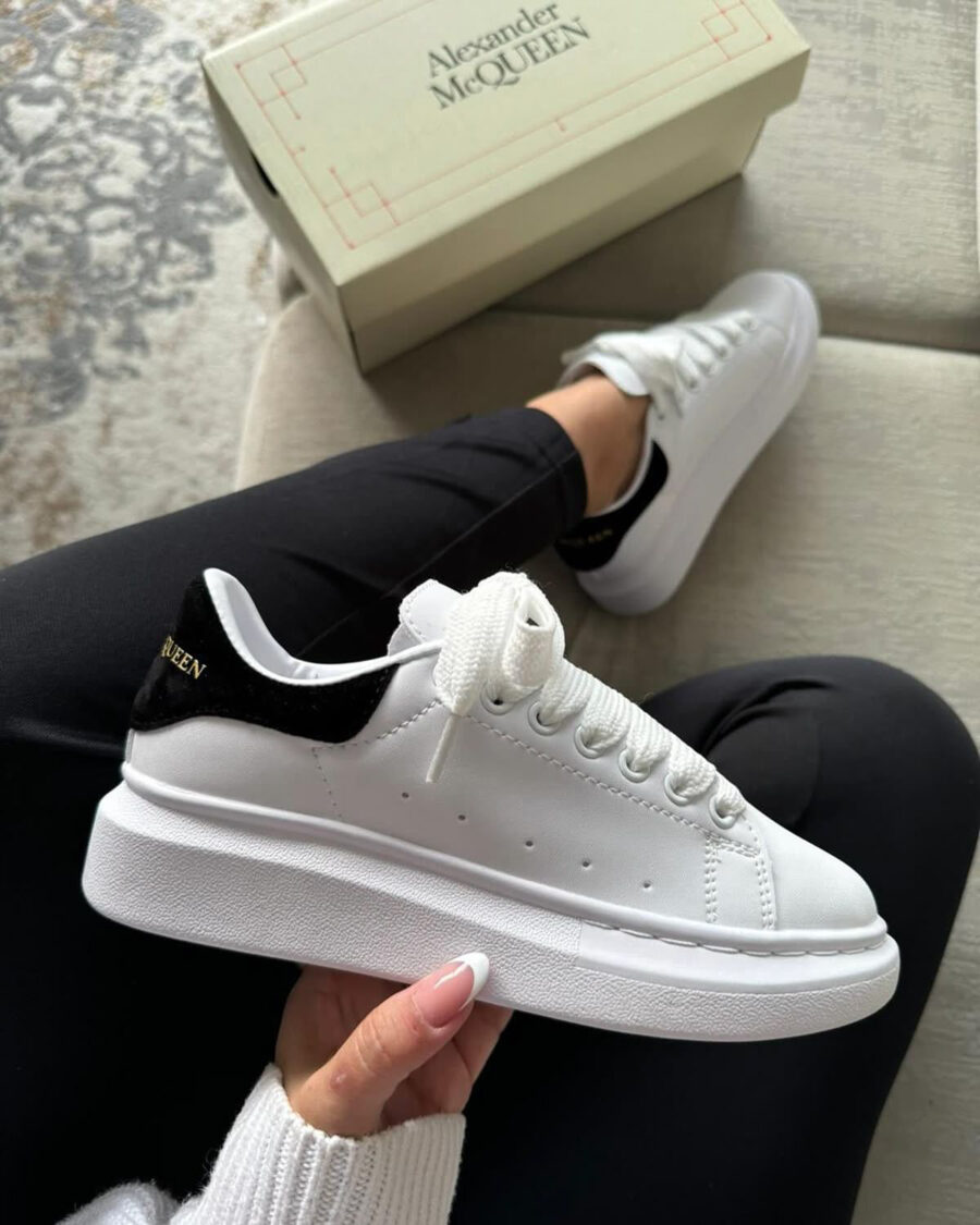بوط ألكسندر ماكوين Alexander McQueen