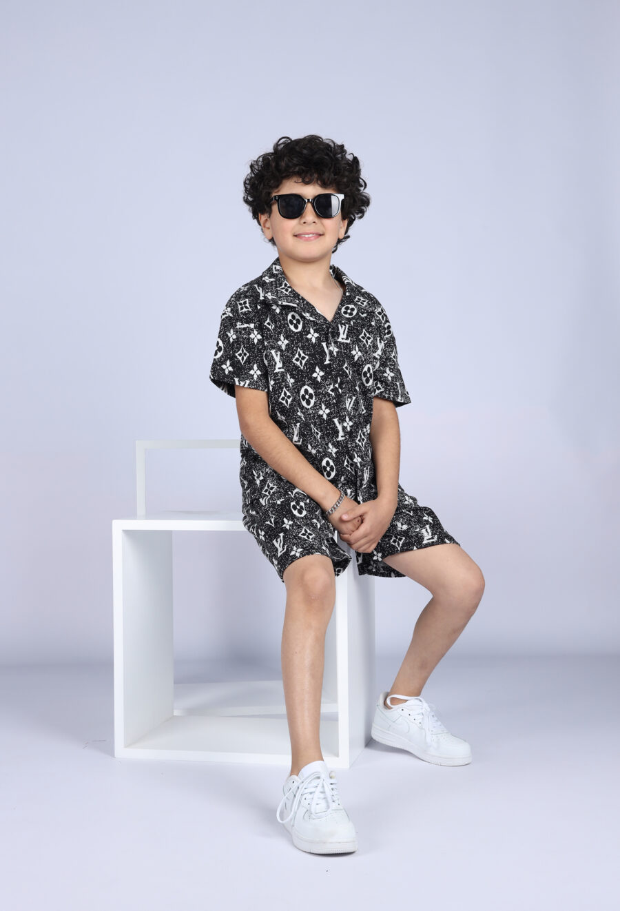 بدله لويڤيتون LV