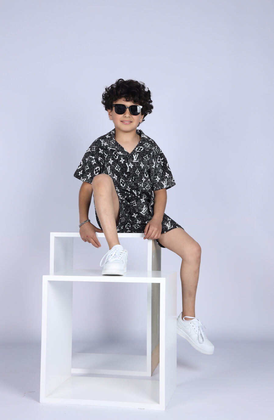 بدله لويڤيتون LV