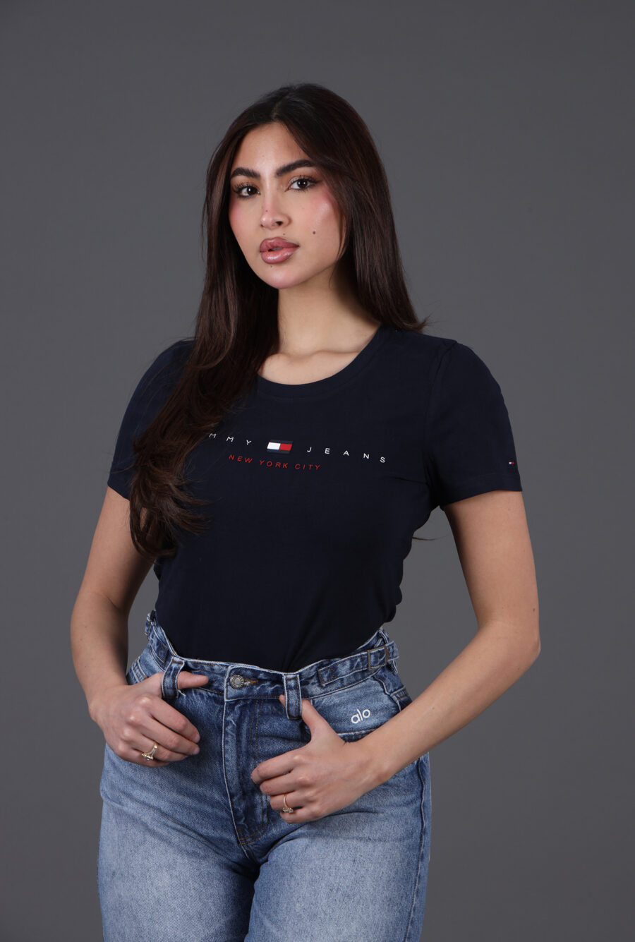 بلوزة تومي TOMMY